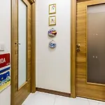 Spacious Flat Near Bagdat Avenue In Suadiye *