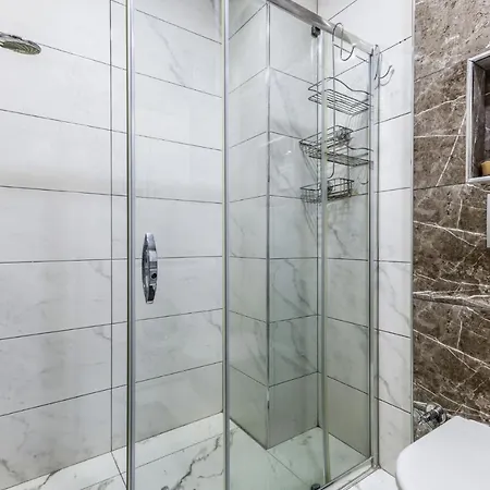 Appartement Spacious Flat Near Bagdat Avenue In Suadiye