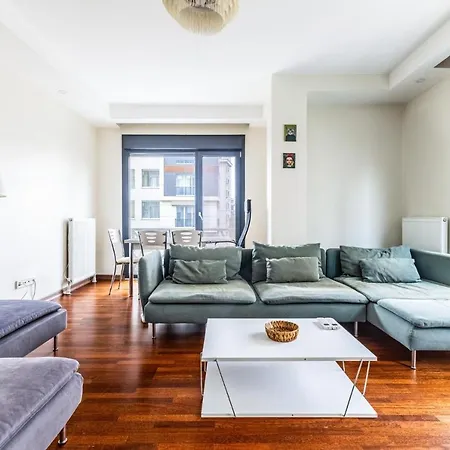 Apartment Spacious Flat Near Bagdat Avenue In Suadiye