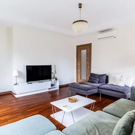 Spacious Flat Near Bagdat Avenue In Suadiye アパート イスタンブール